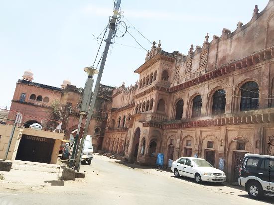 Shaukat Mahal